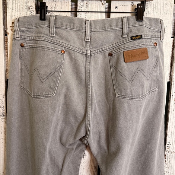 Vintage Gray Wrangler Jeans Men 36x35 Distressed Cowboy Western Ranch Farm Worn - Picture 1 of 12